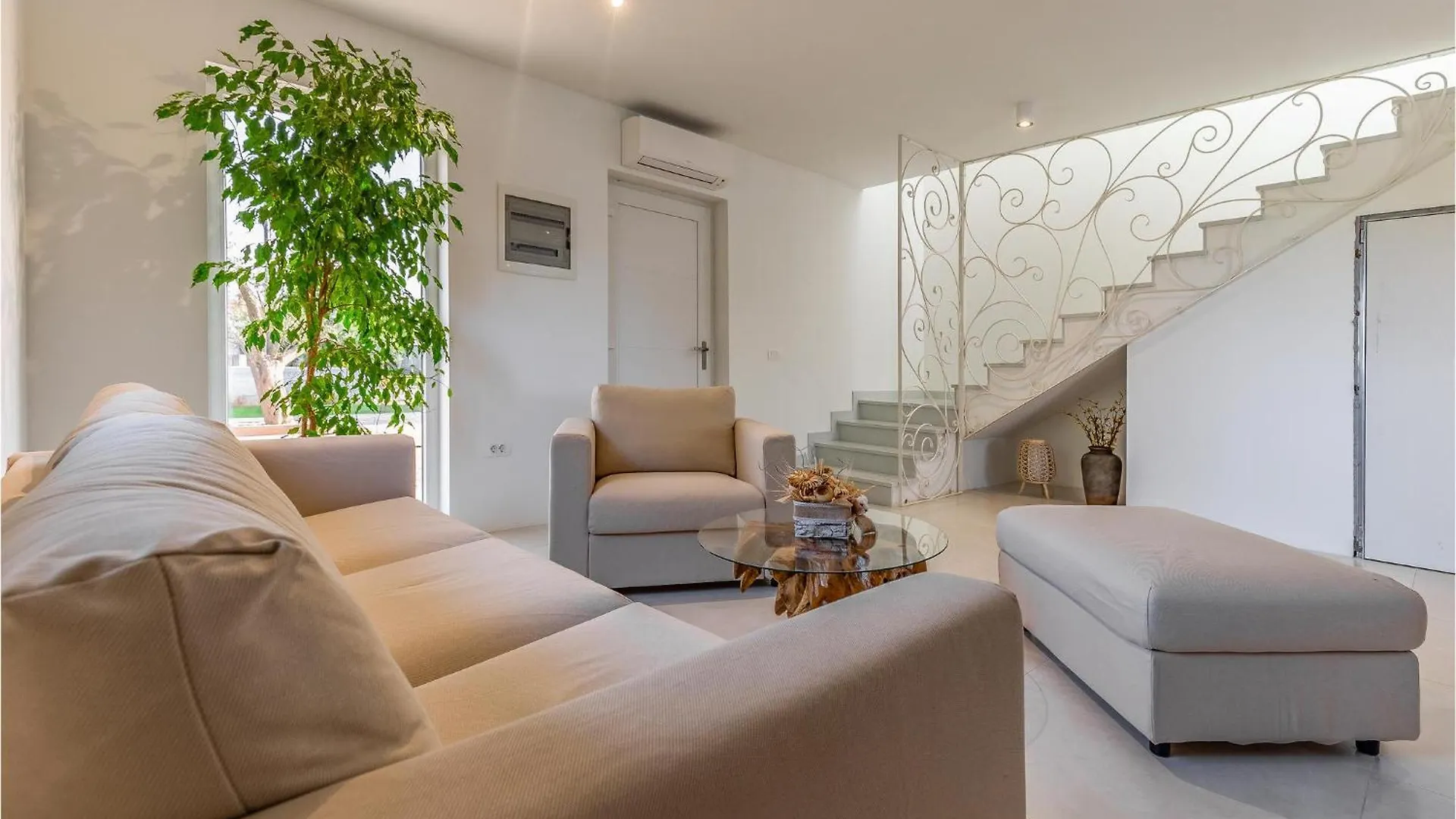 Holiday home 2 Bedroom Lovely Home In Hrboki