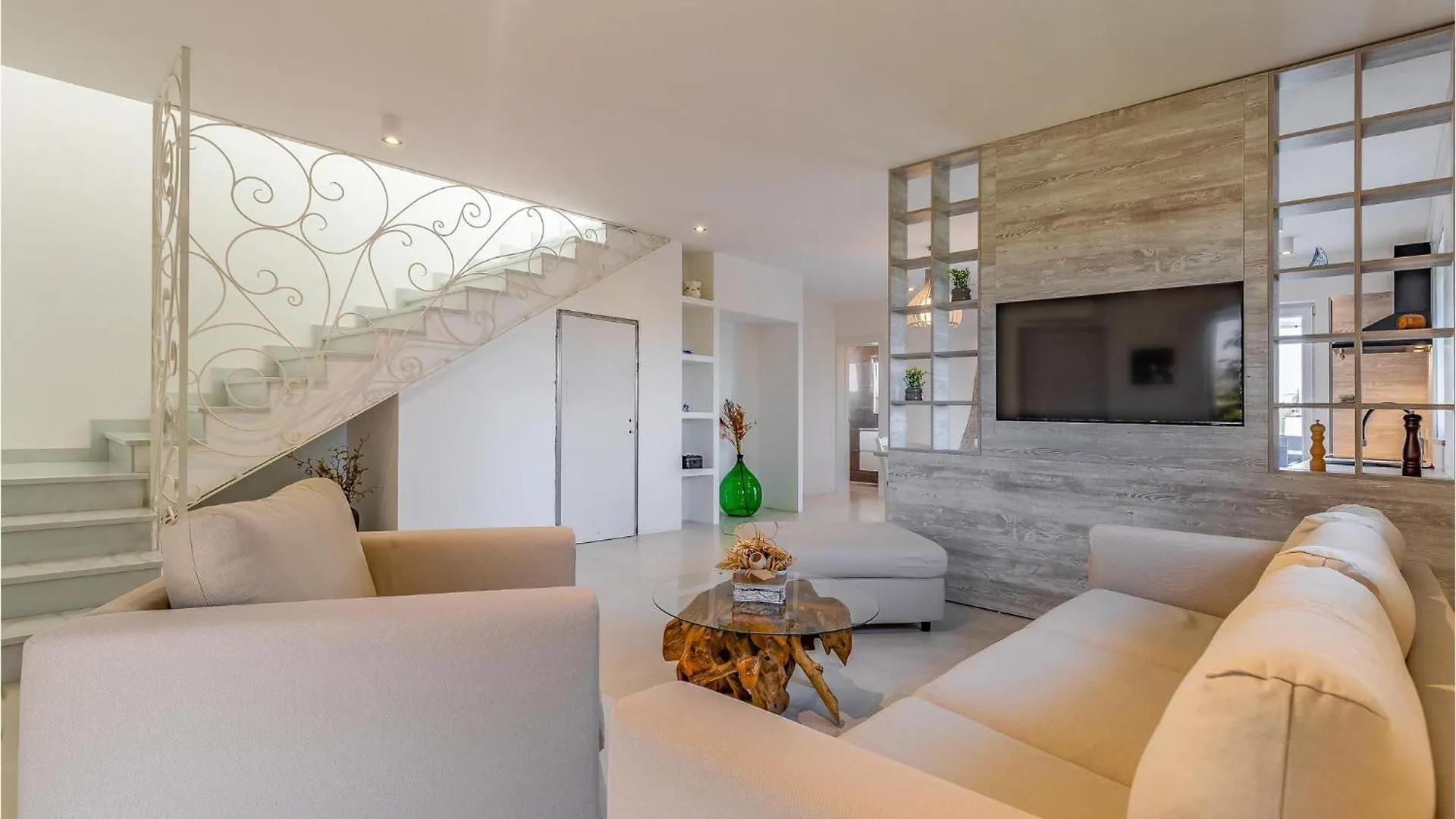 2 Bedroom Lovely Home In Hrboki 0*,
