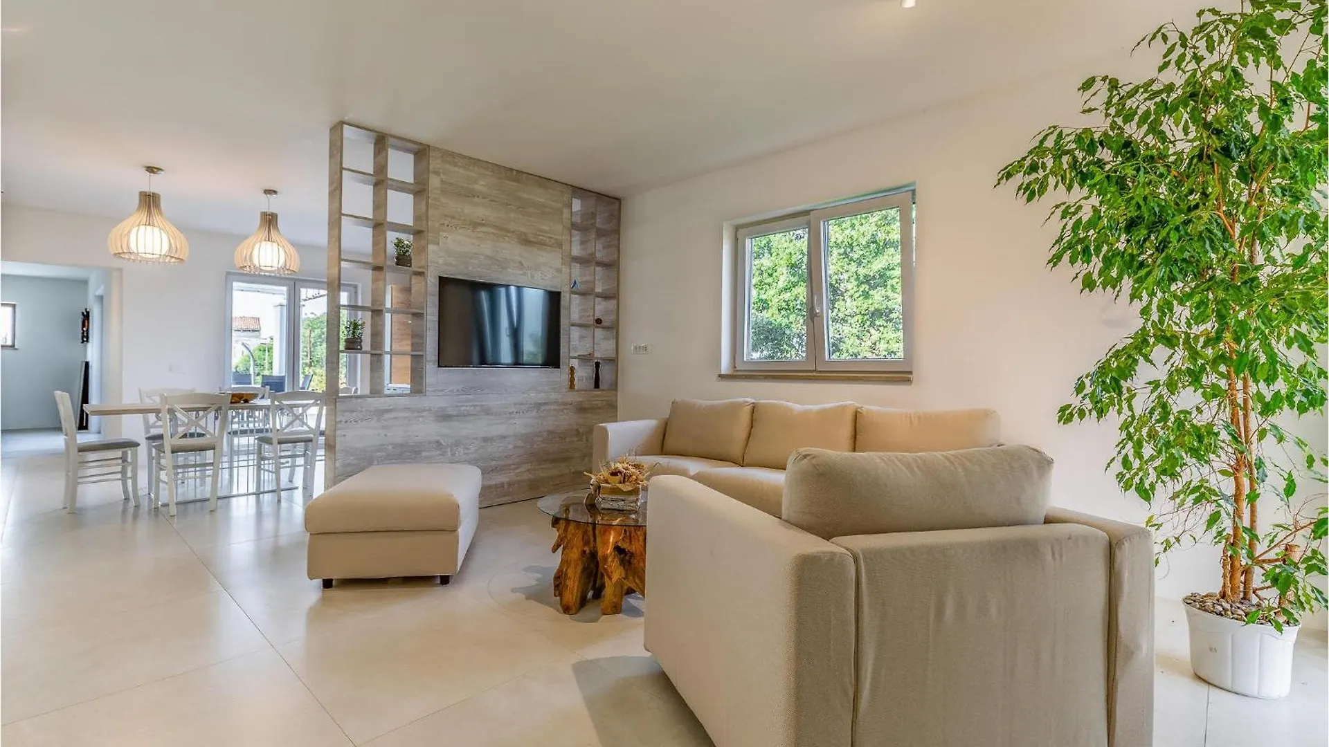 2 Bedroom Lovely Home In Hrboki 0*,  Croatia