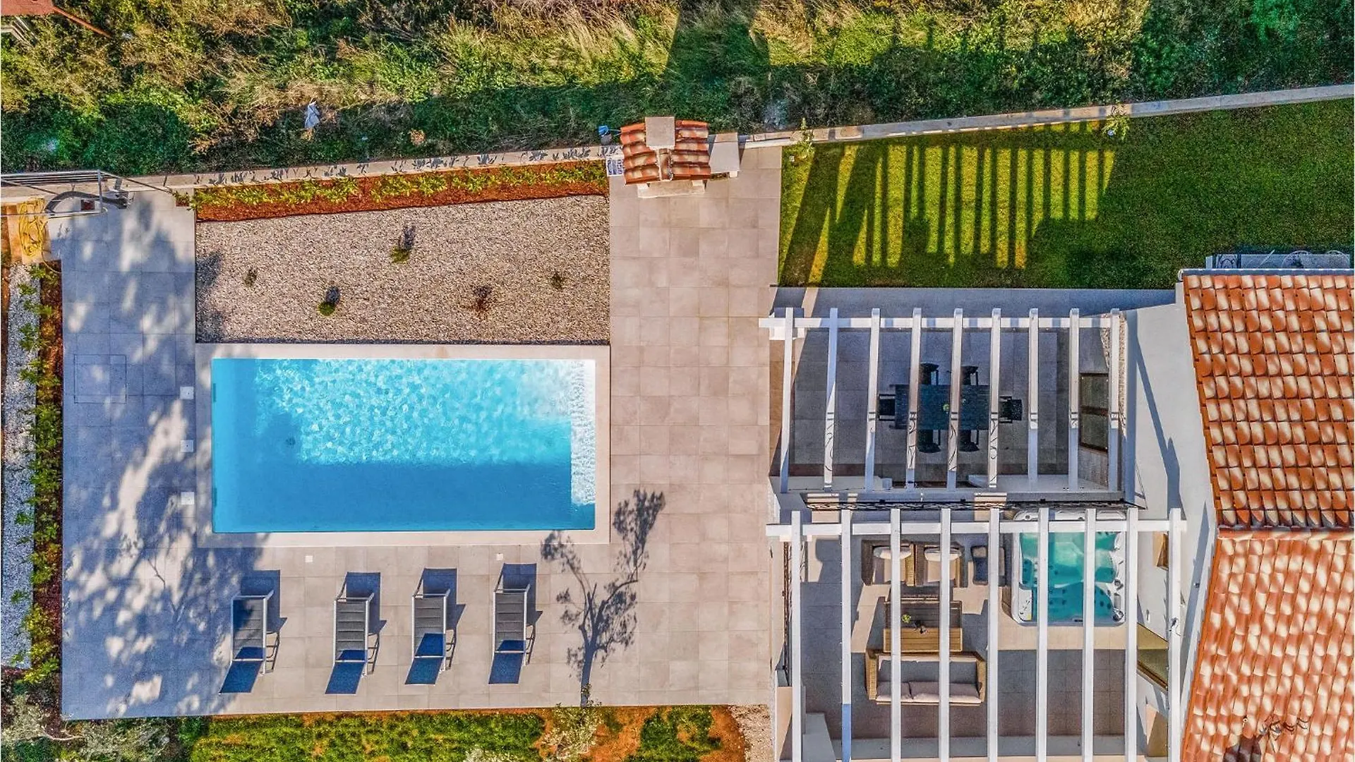 2 Bedroom Lovely Home In Hrboki Holiday home