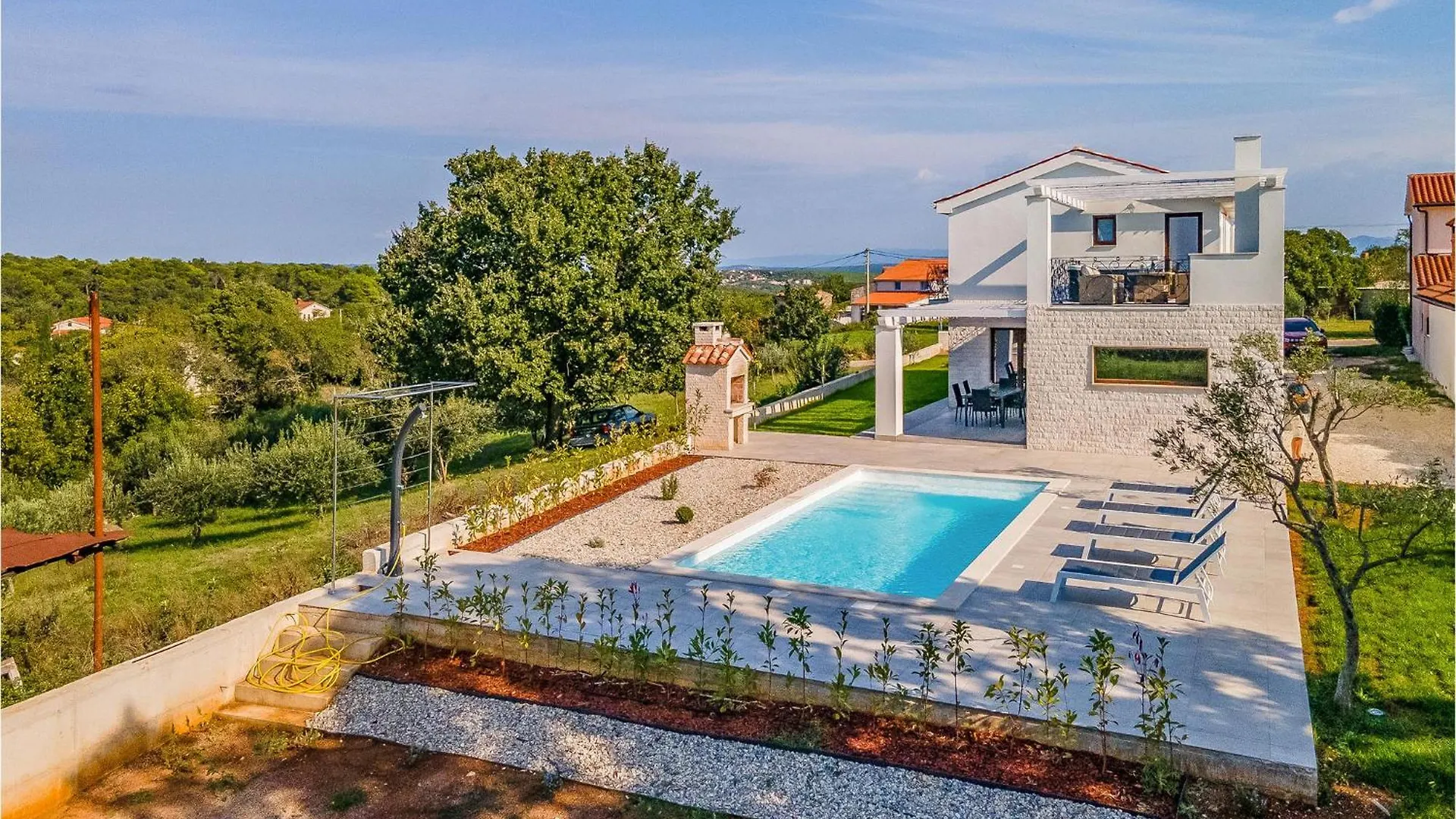 2 Bedroom Lovely Home In Hrboki Croatia