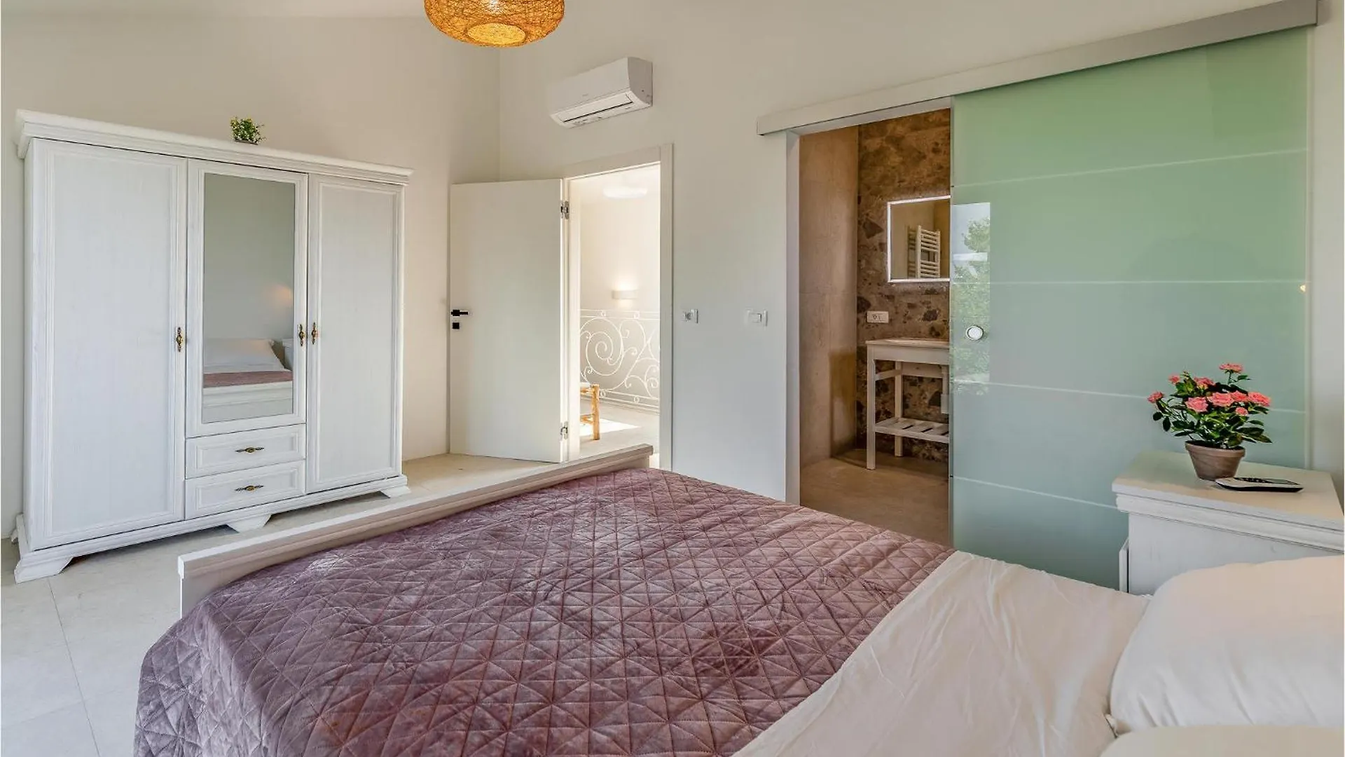 2 Bedroom Lovely Home In Hrboki