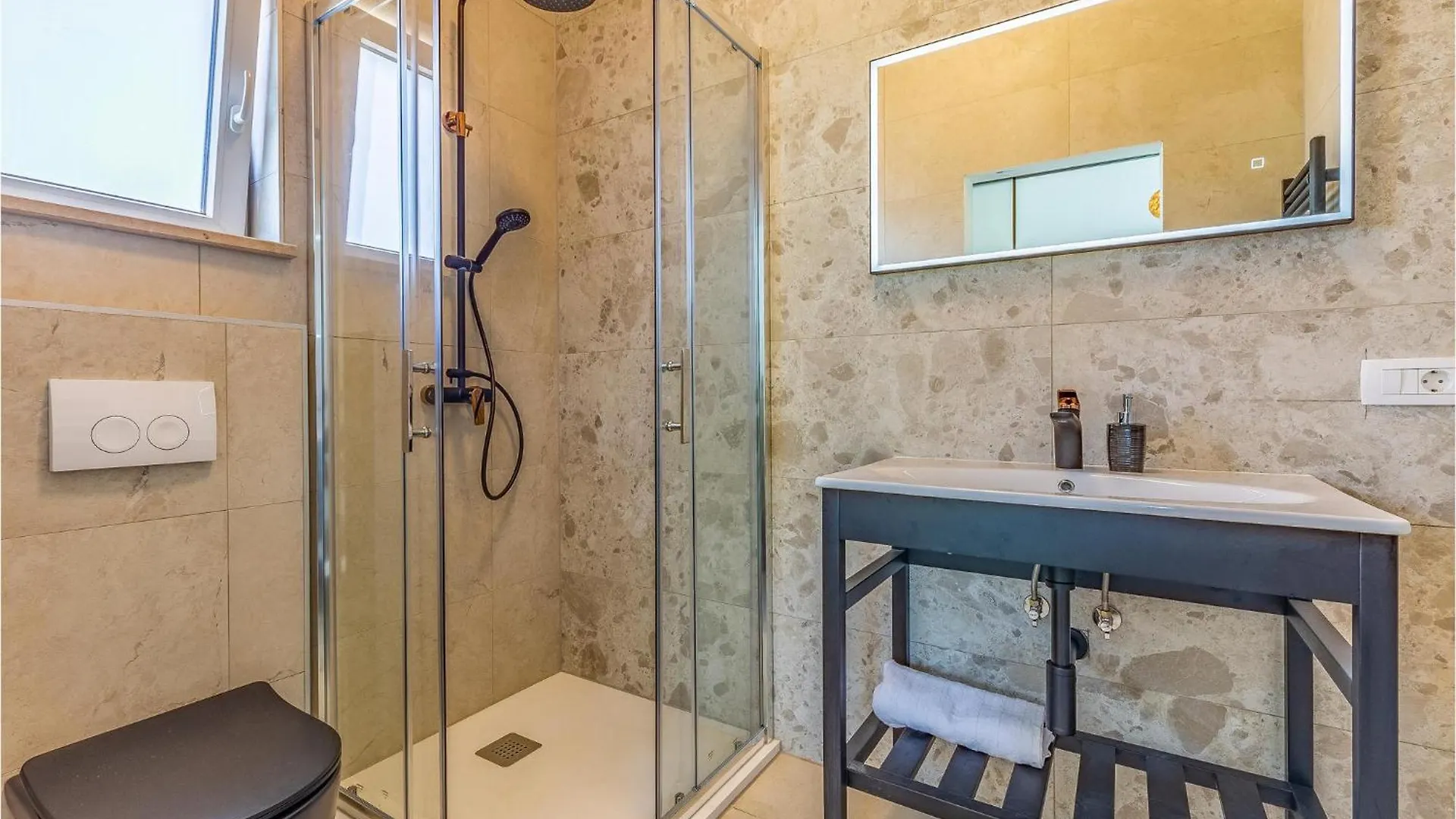 2 Bedroom Lovely Home In Hrboki