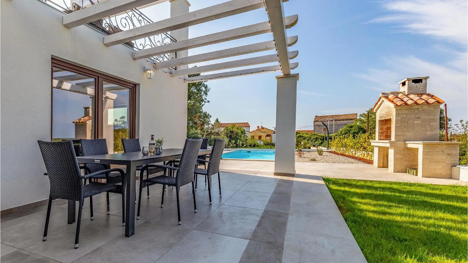 2 Bedroom Lovely Home In Hrboki 0*,  Croatia